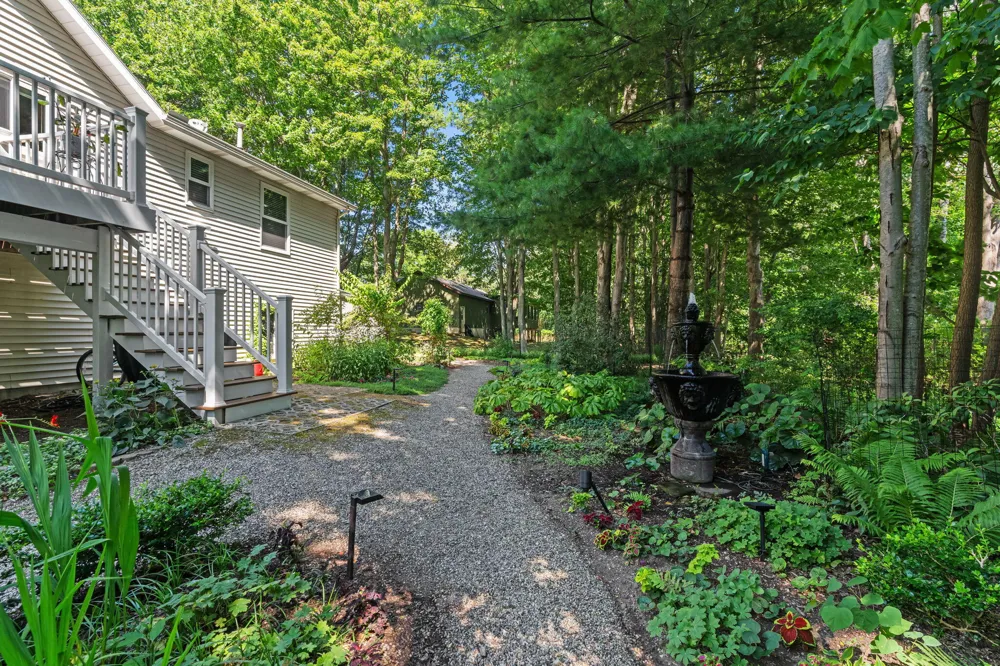 6806 Wiley Road Douglas, MI 49406