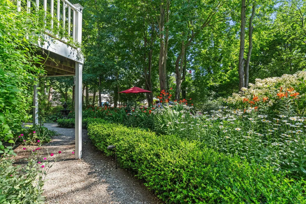 6806 Wiley Road Douglas, MI 49406