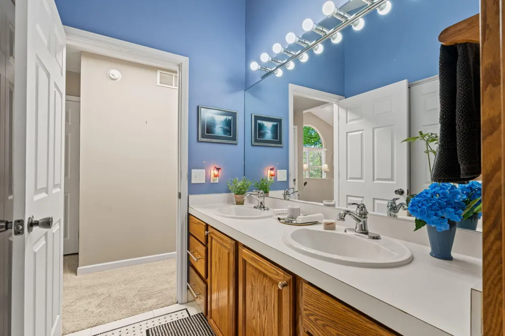 6806 Wiley Road Douglas, MI 49406