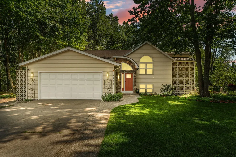 6806 Wiley Road Douglas, MI 49406