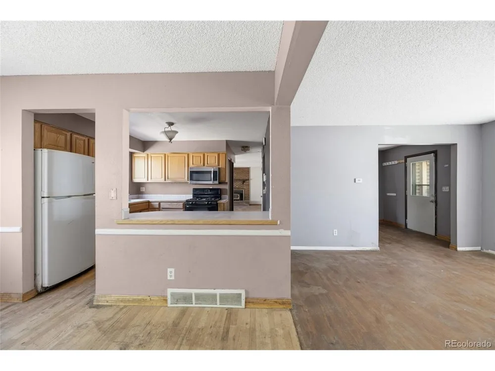 1404 S Vaughn Circle Aurora, CO 80012