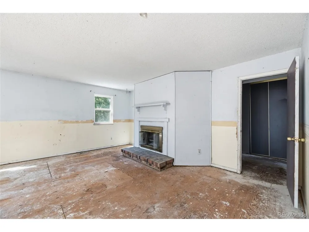 1404 S Vaughn Circle Aurora, CO 80012