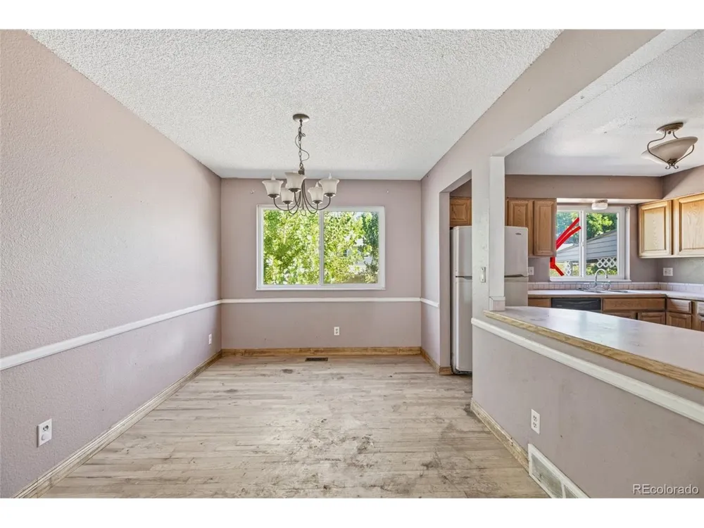 1404 S Vaughn Circle Aurora, CO 80012