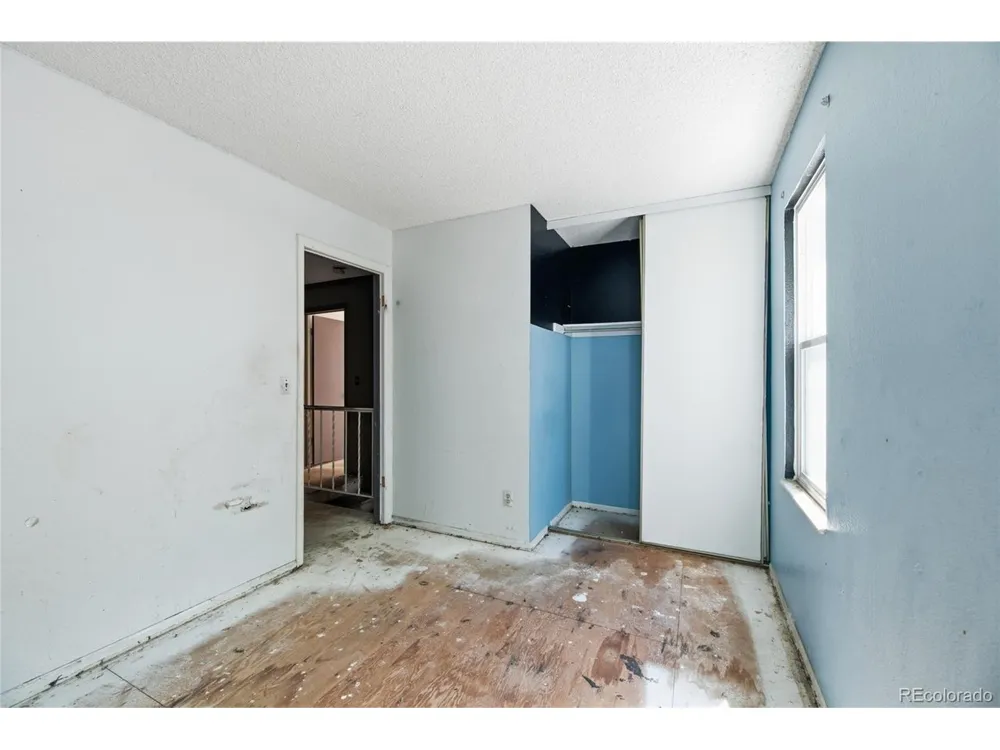 1404 S Vaughn Circle Aurora, CO 80012