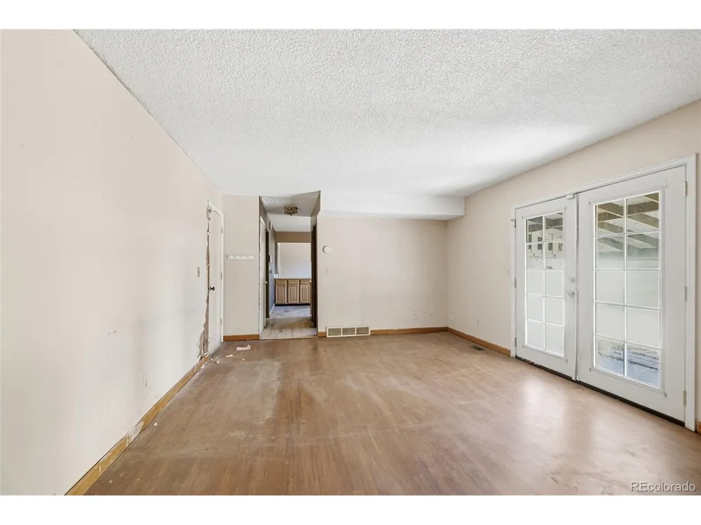 1404 S Vaughn Circle Aurora, CO 80012