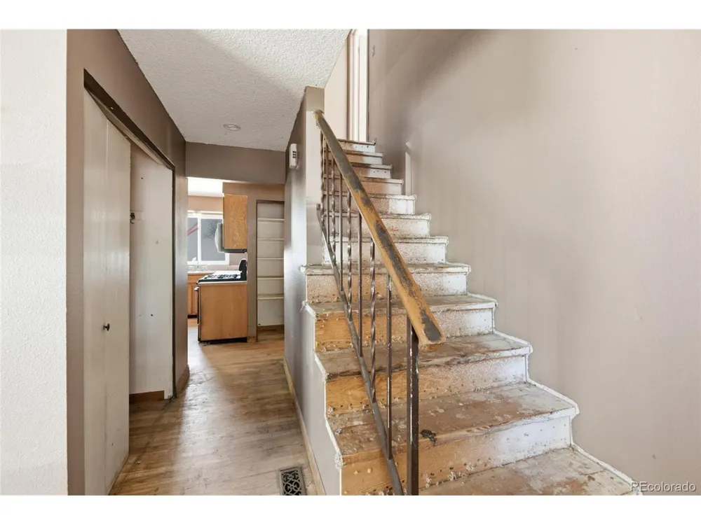 1404 S Vaughn Circle Aurora, CO 80012