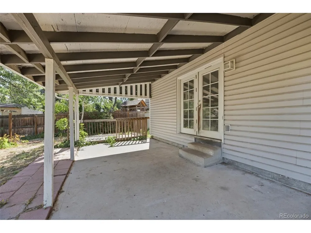 1404 S Vaughn Circle Aurora, CO 80012