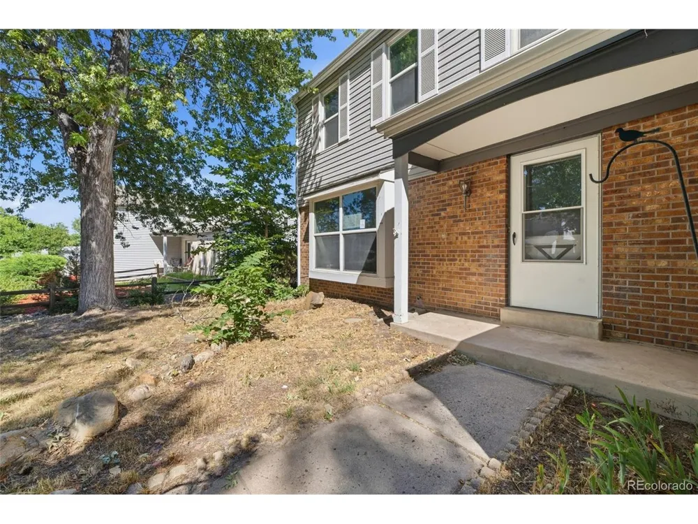1404 S Vaughn Circle Aurora, CO 80012