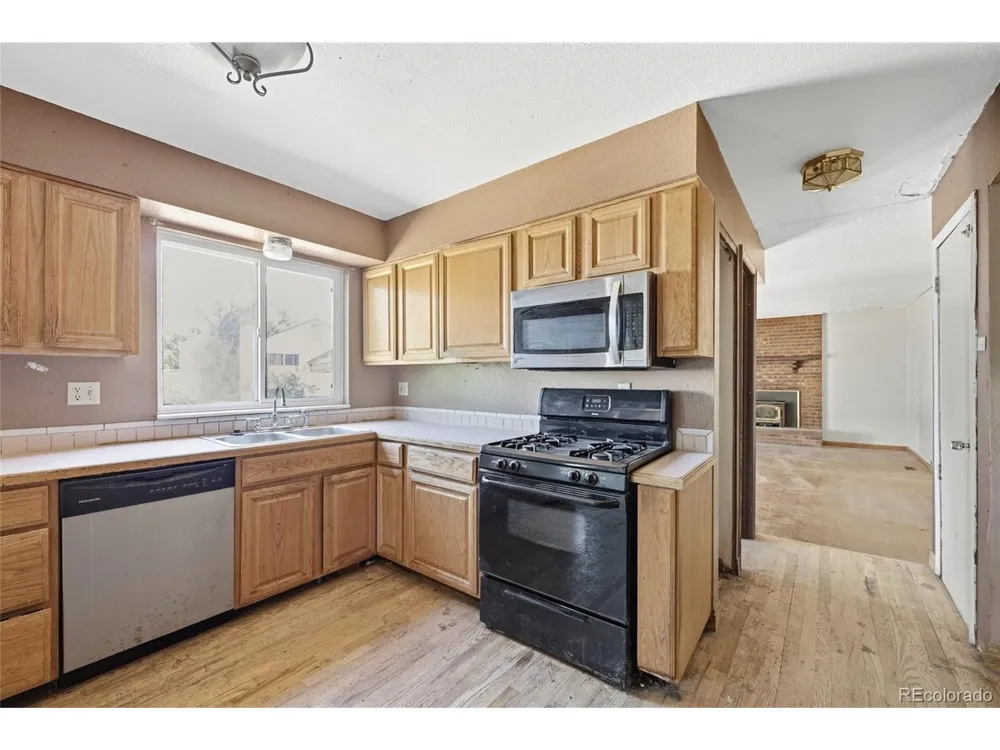 1404 S Vaughn Circle Aurora, CO 80012