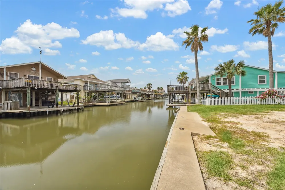 16507 Jamaica Cove Road Jamaica Beach, TX 77554