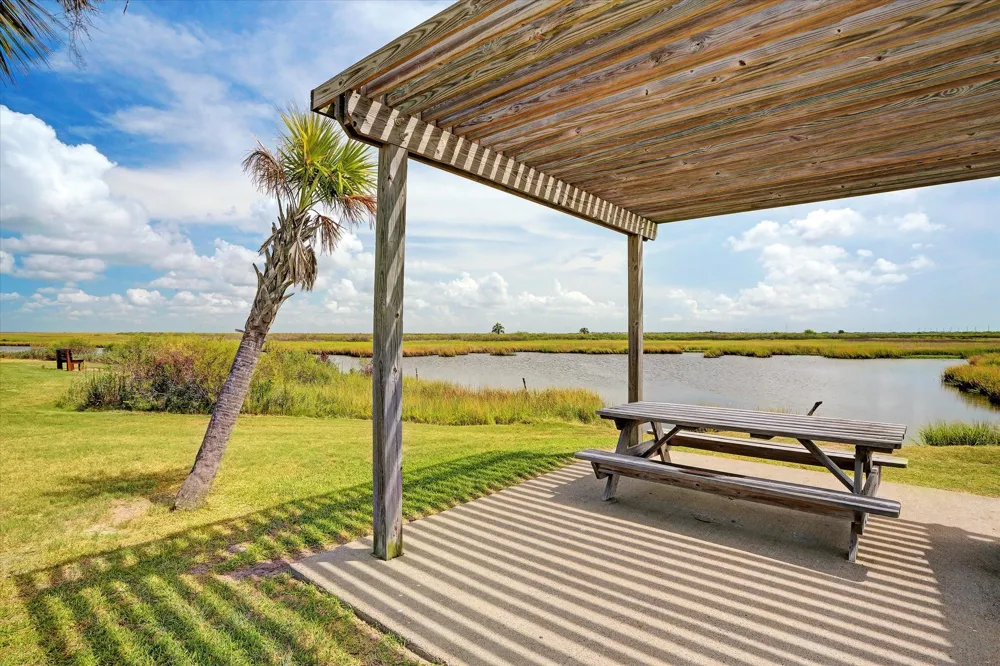 16507 Jamaica Cove Road Jamaica Beach, TX 77554