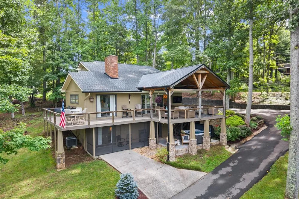 3755 Woods Creek Drive Young Harris, GA 30582