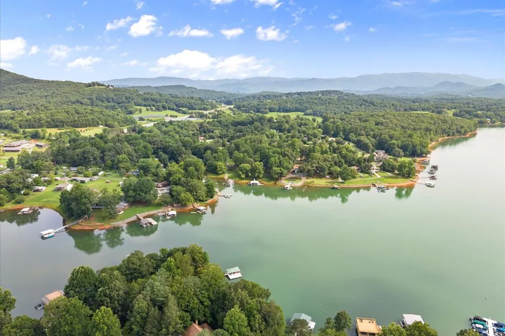3755 Woods Creek Drive Young Harris, GA 30582
