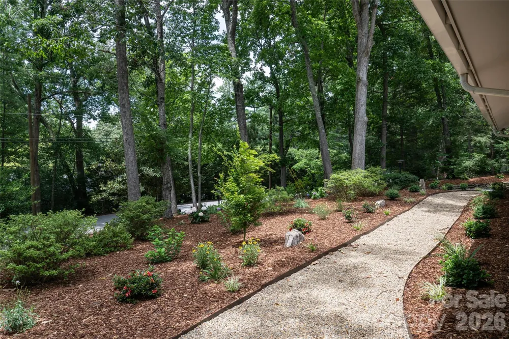 24 Amherst Road Biltmore Forest, NC 28803
