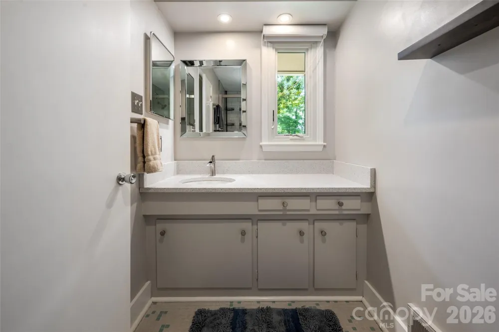 24 Amherst Road Biltmore Forest, NC 28803