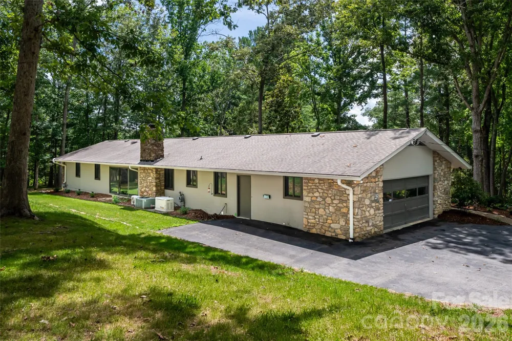 24 Amherst Road Biltmore Forest, NC 28803