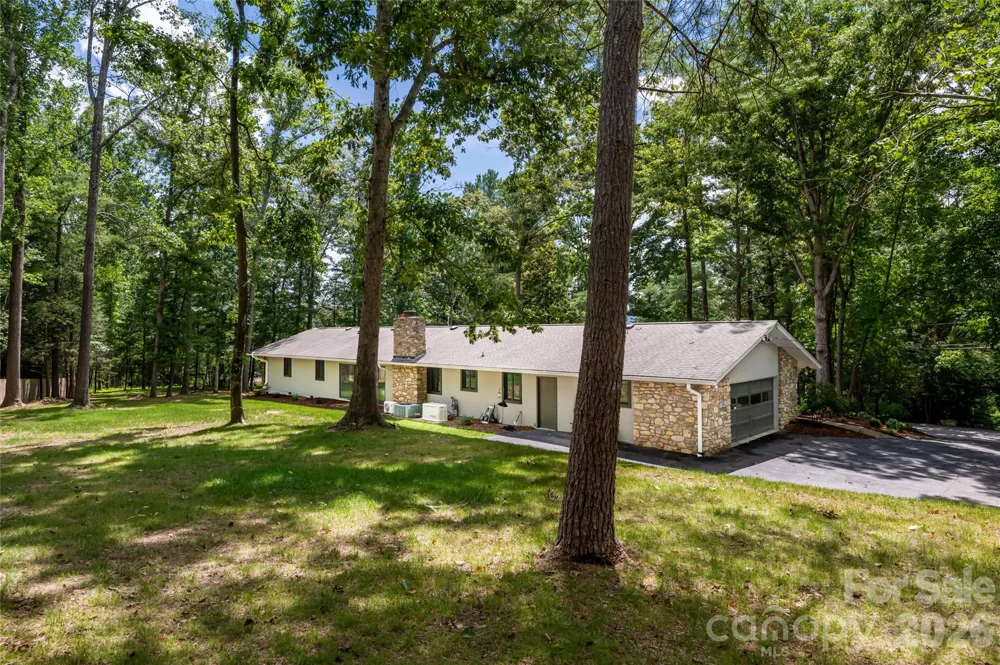 24 Amherst Road Biltmore Forest, NC 28803