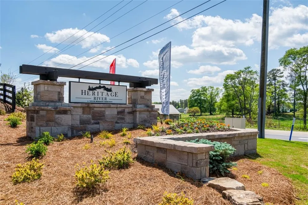 216 Groveton Court Euharlee, GA 30145