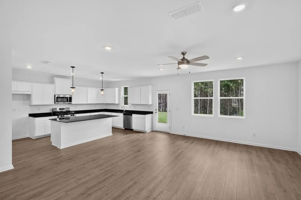 216 Groveton Court Euharlee, GA 30145