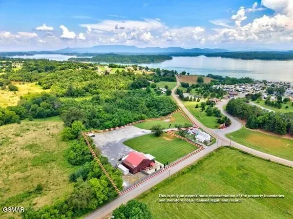 1686 Highway 139 Dandridge, TN 37725