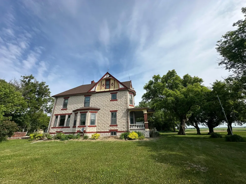 8735 NE 130th Ave Mountain, ND 58262