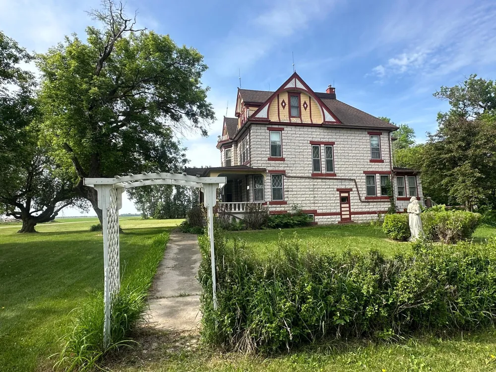 8735 NE 130th Ave Mountain, ND 58262