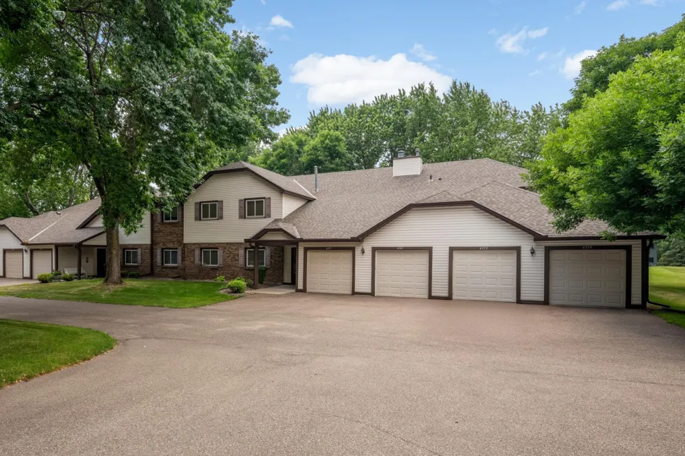 4361 Buckingham Court #1207 Vadnais Heights, MN 55127