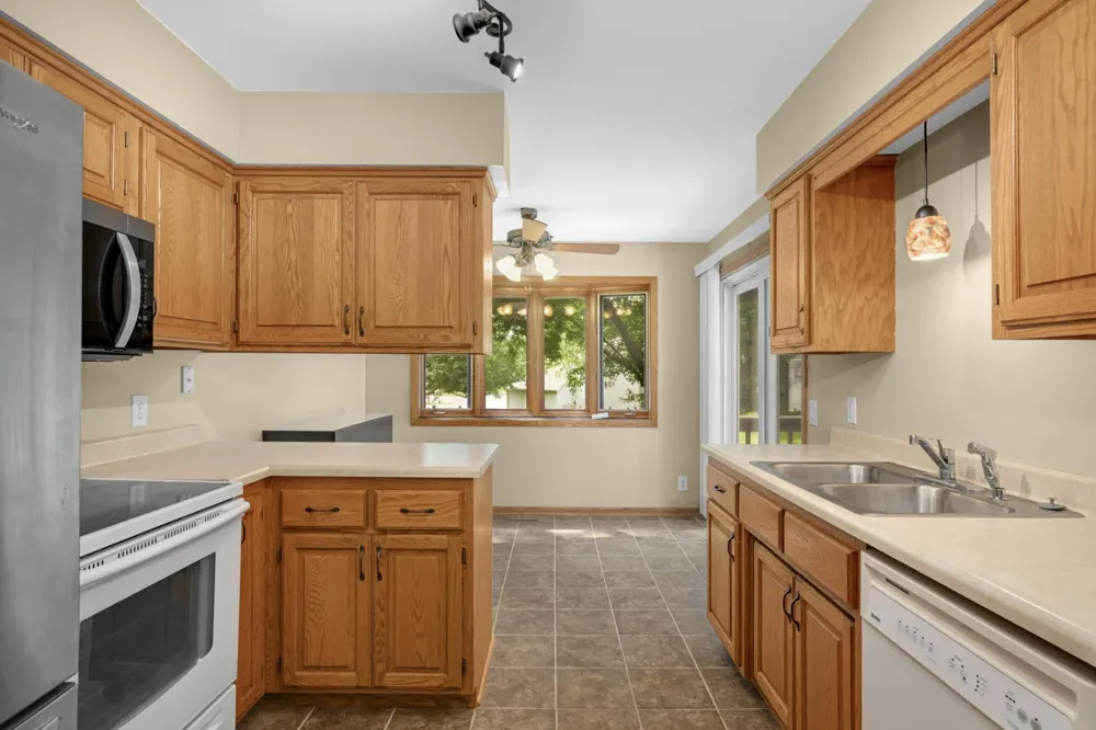 4361 Buckingham Court #1207 Vadnais Heights, MN 55127