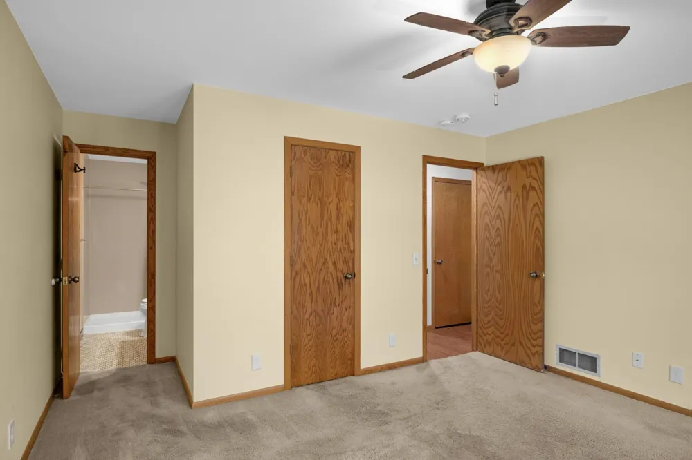 4361 Buckingham Court #1207 Vadnais Heights, MN 55127
