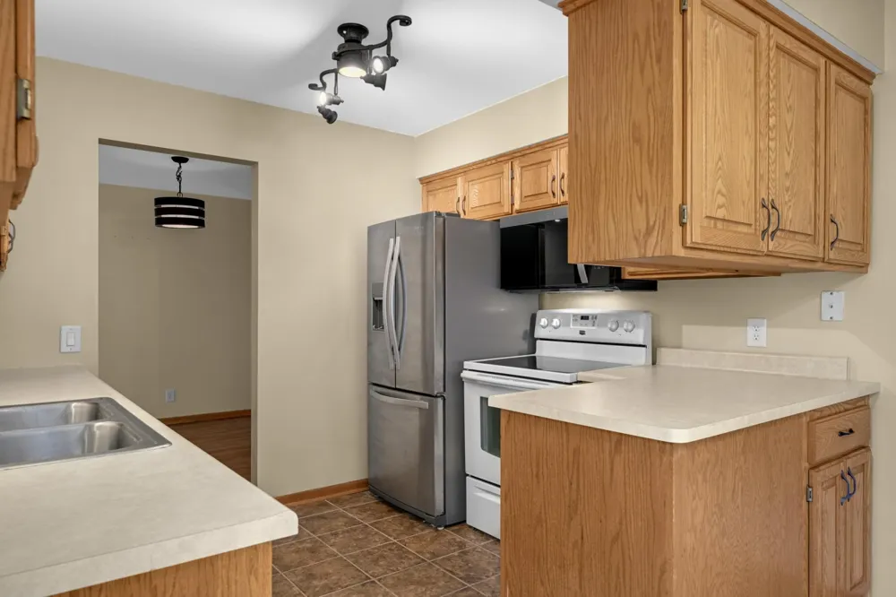 4361 Buckingham Court #1207 Vadnais Heights, MN 55127