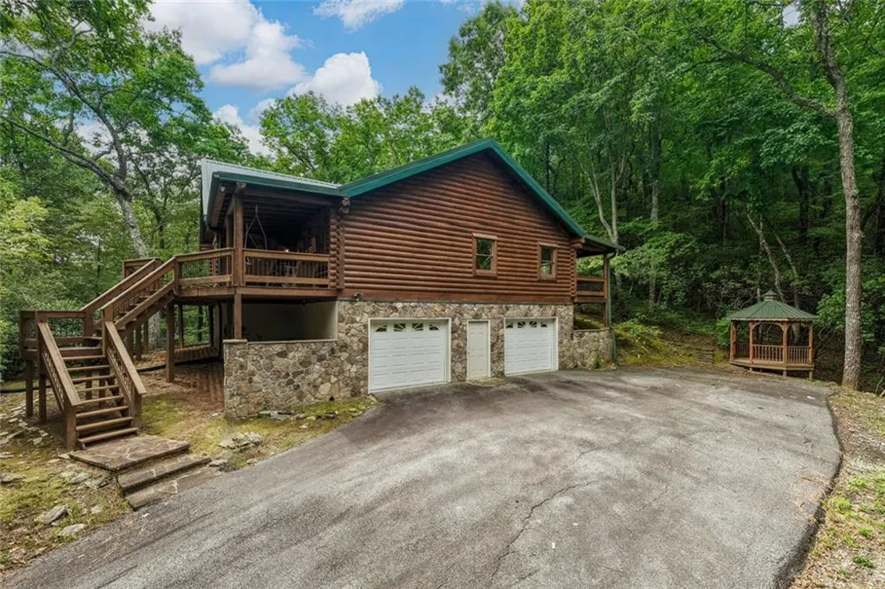 154 Summer Lane Clayton, GA 30525