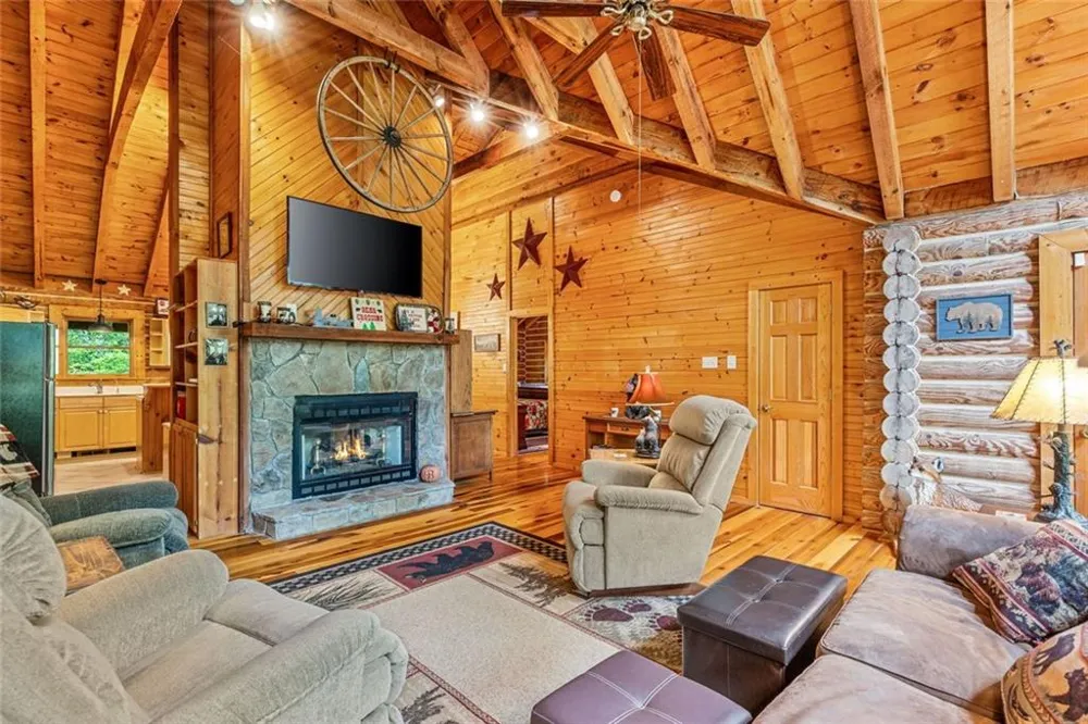 154 Summer Lane Clayton, GA 30525