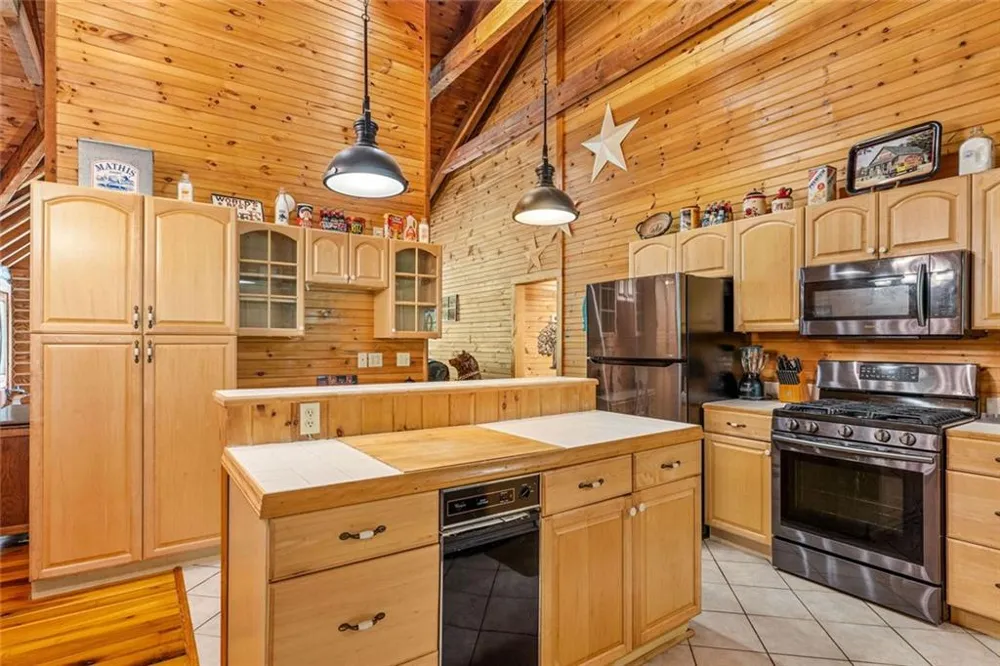 154 Summer Lane Clayton, GA 30525