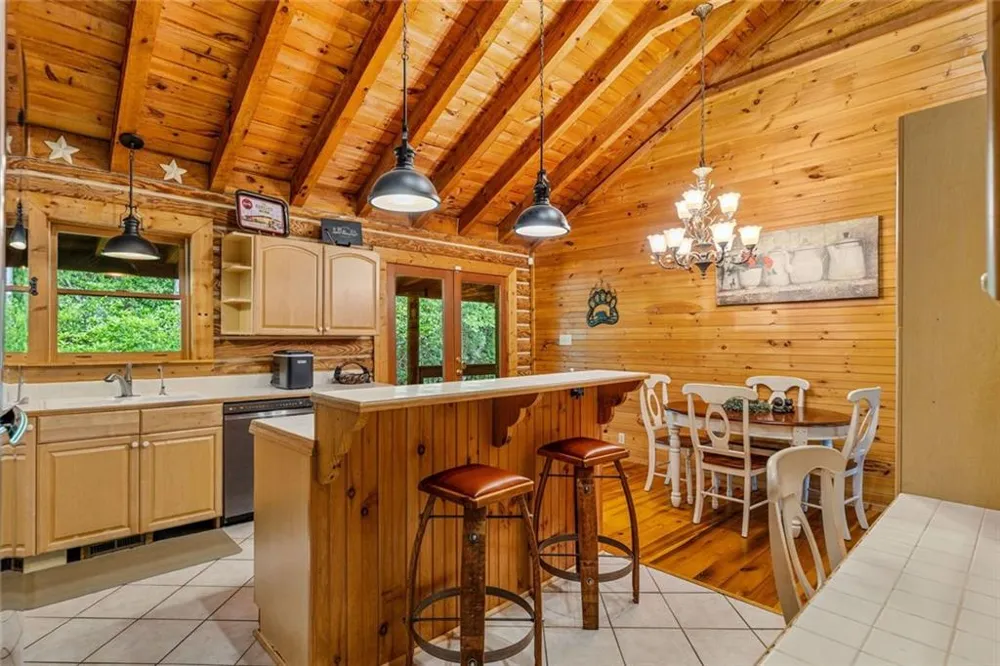 154 Summer Lane Clayton, GA 30525