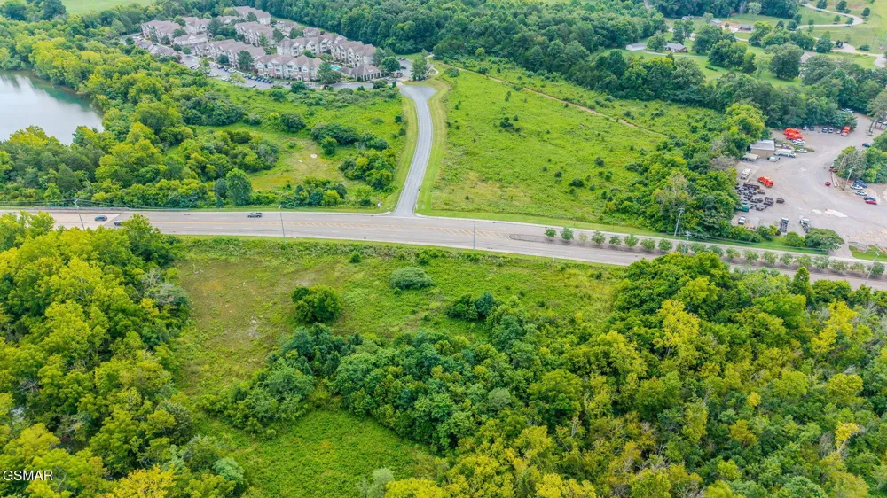 2475 Creekwood Park Boulevard Lenoir City, TN 37772