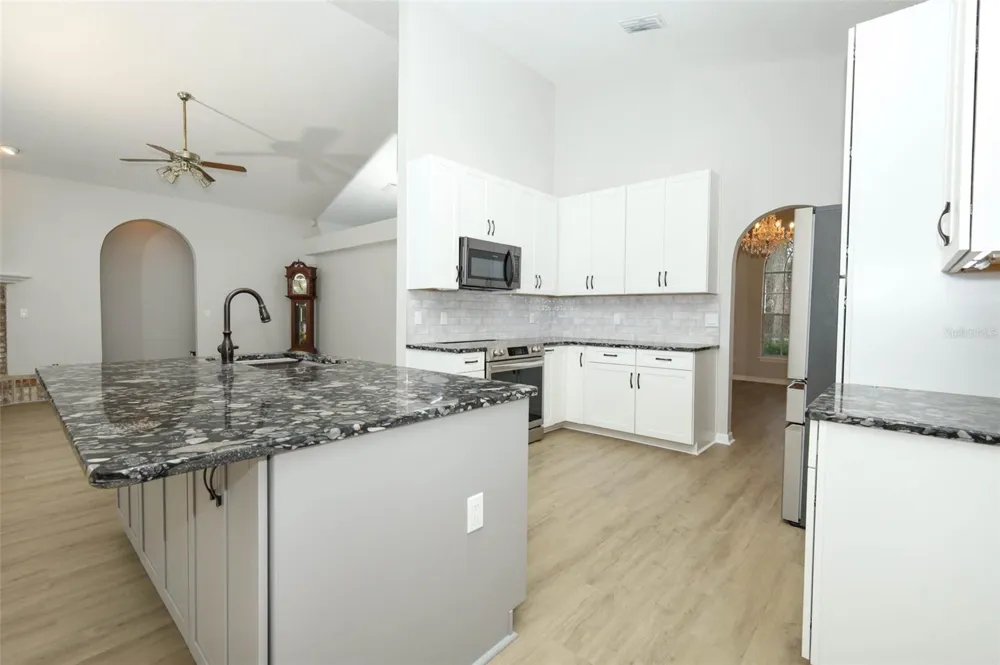 2357 CHANTILLY TERRACE Oviedo, FL 32765