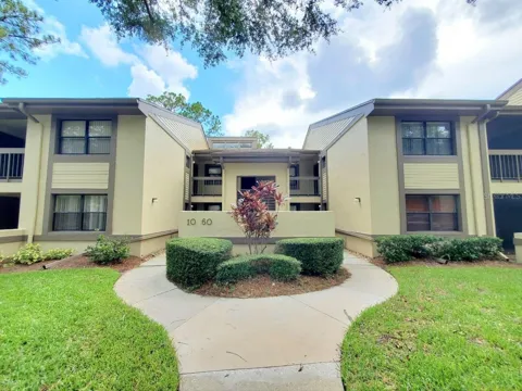 20 WOODLAKE PLACE #20