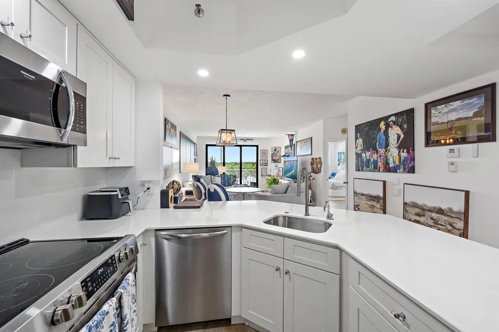 200 Waterway Road #208 Tequesta, FL 33469