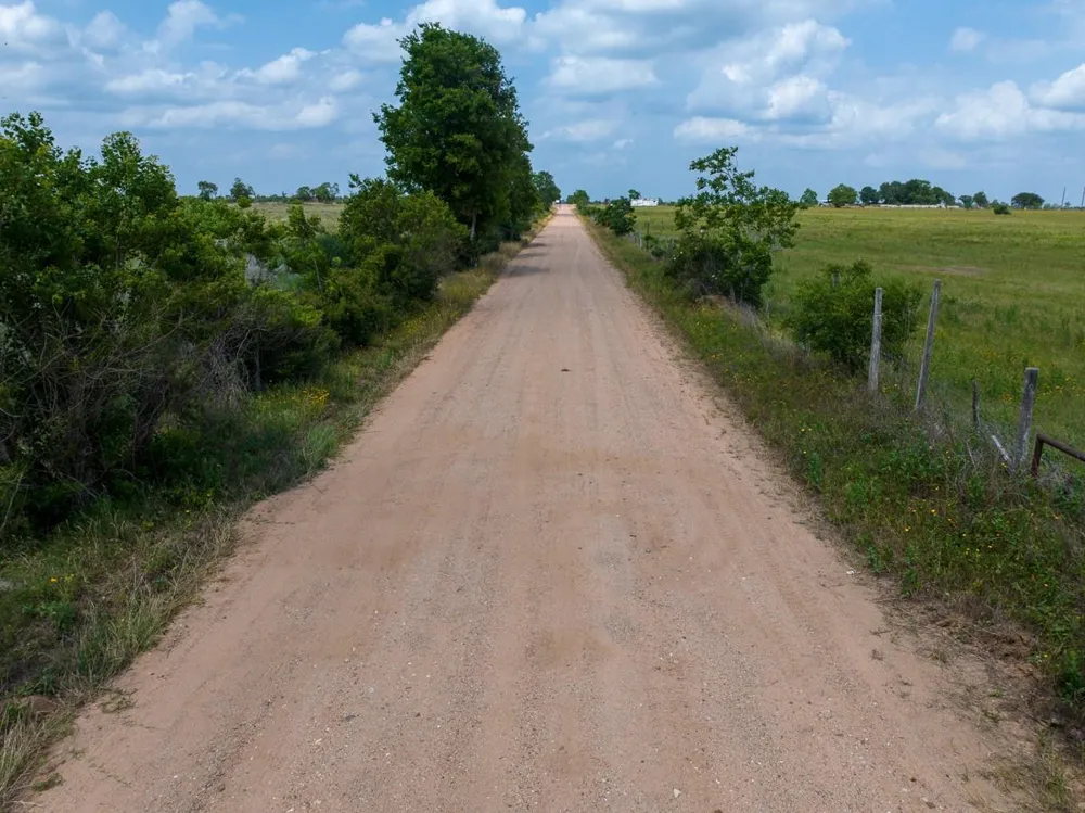 1 Wolchik Road Sealy, TX 77474