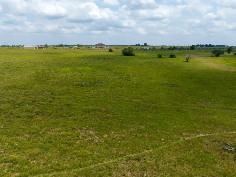 1 Wolchik Road Sealy, TX 77474