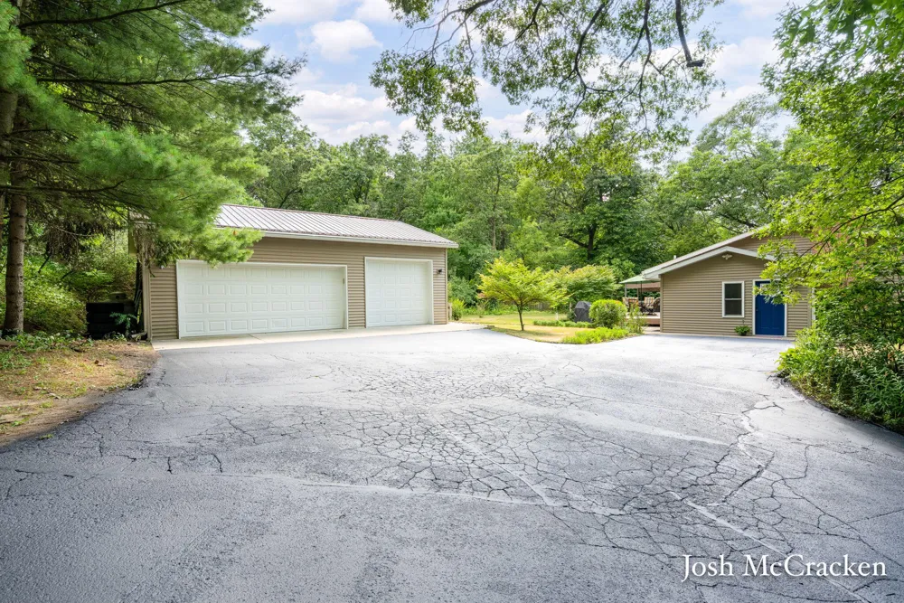 9665 Black Oak Drive Lowell, MI 49331
