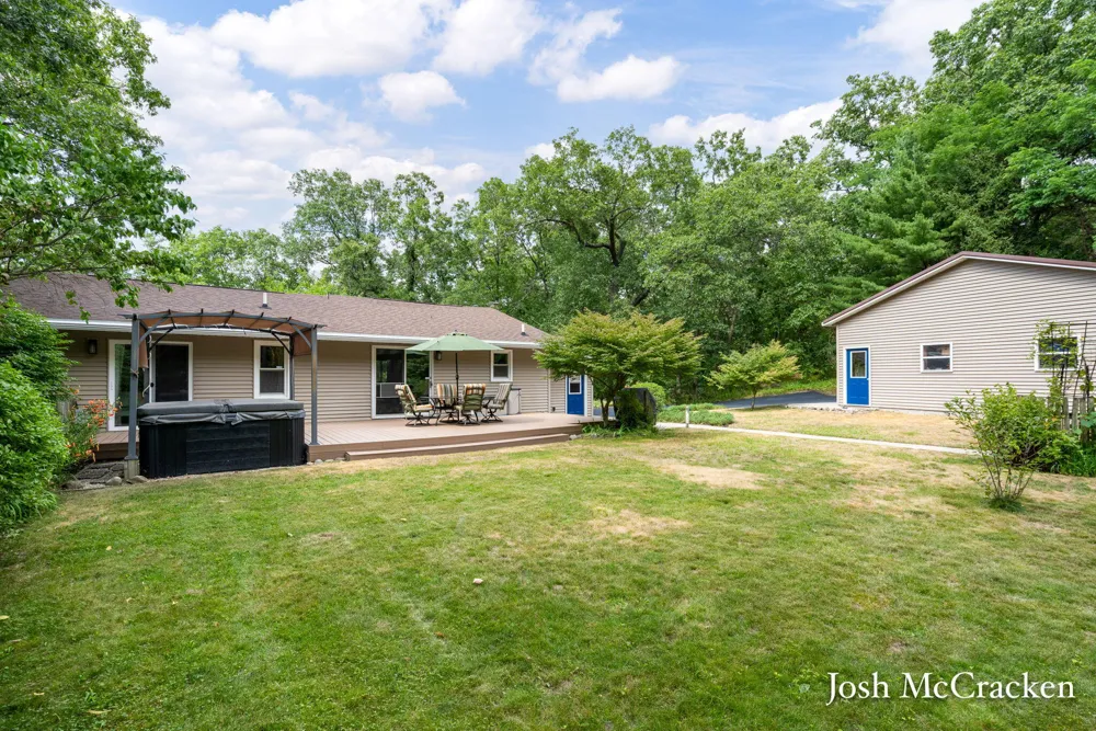 9665 Black Oak Drive Lowell, MI 49331