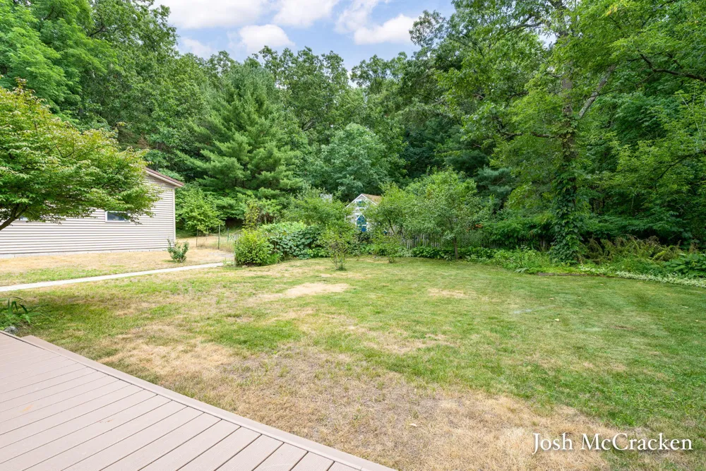 9665 Black Oak Drive Lowell, MI 49331
