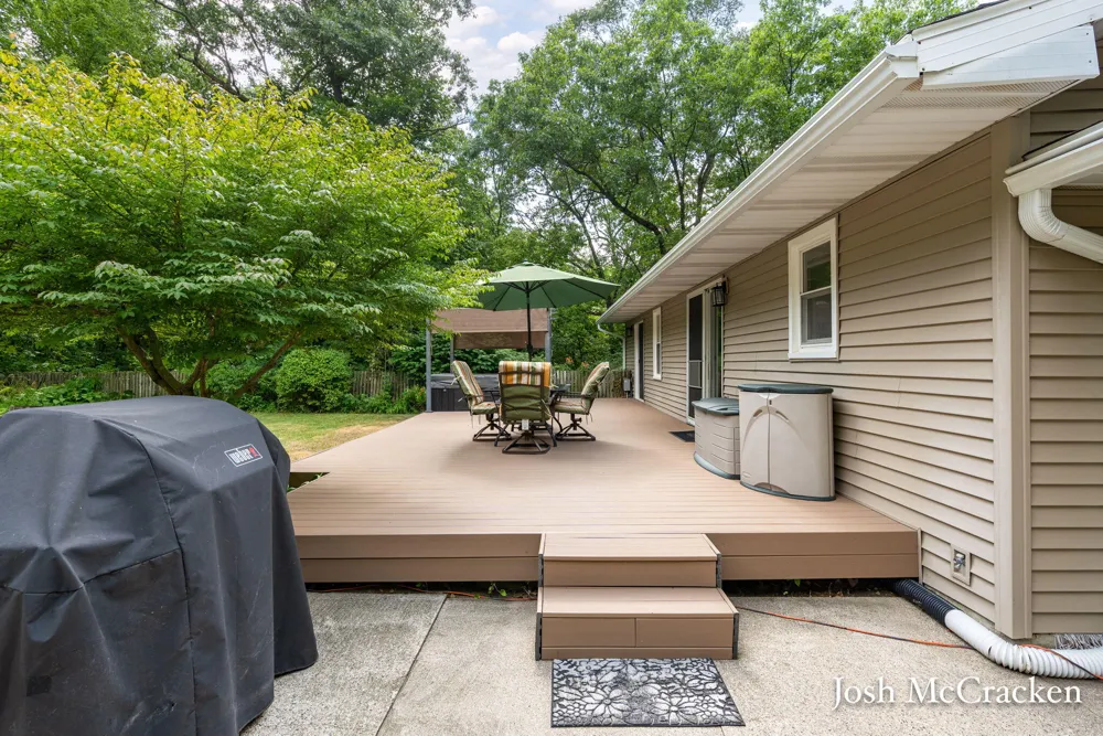 9665 Black Oak Drive Lowell, MI 49331