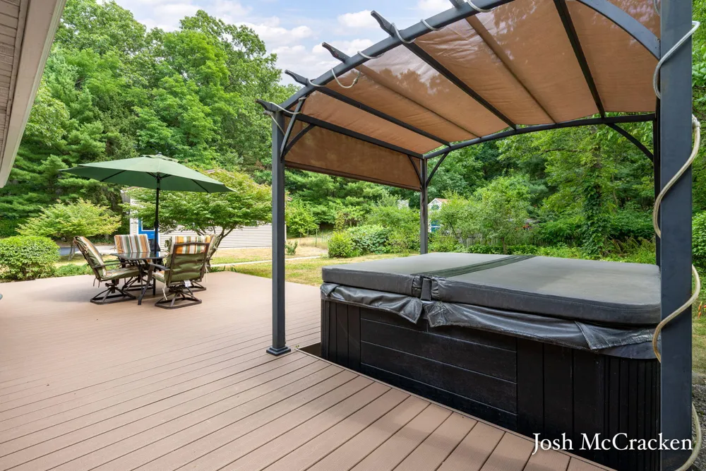 9665 Black Oak Drive Lowell, MI 49331