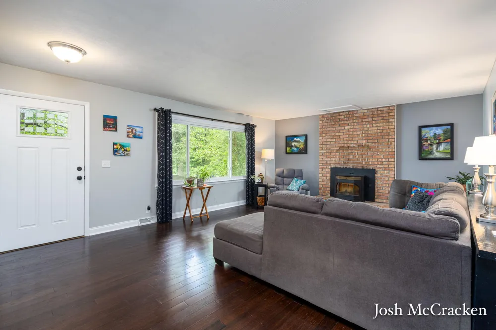 9665 Black Oak Drive Lowell, MI 49331