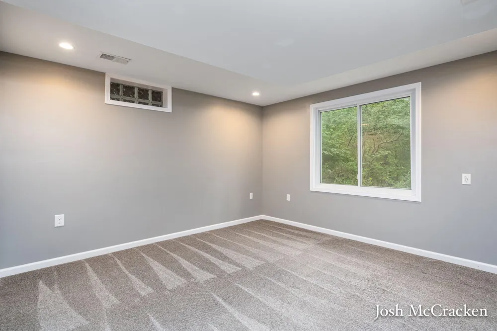 9665 Black Oak Drive Lowell, MI 49331