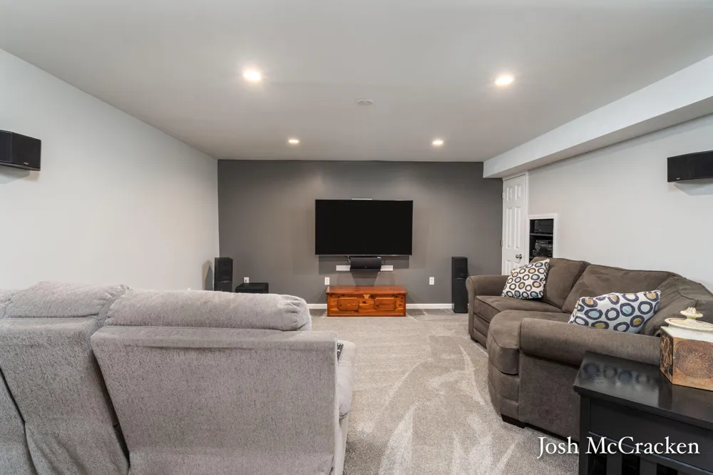 9665 Black Oak Drive Lowell, MI 49331