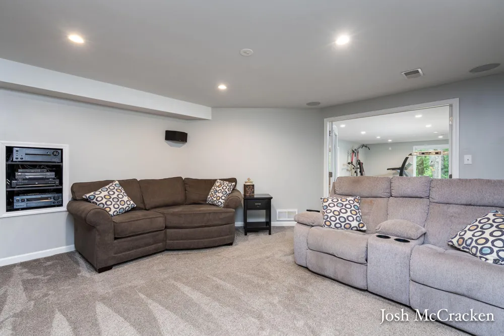 9665 Black Oak Drive Lowell, MI 49331