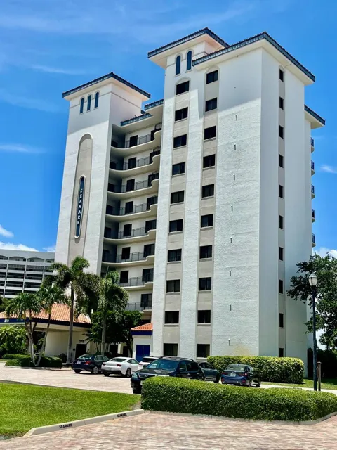 370 GOLFVIEW ROAD #302